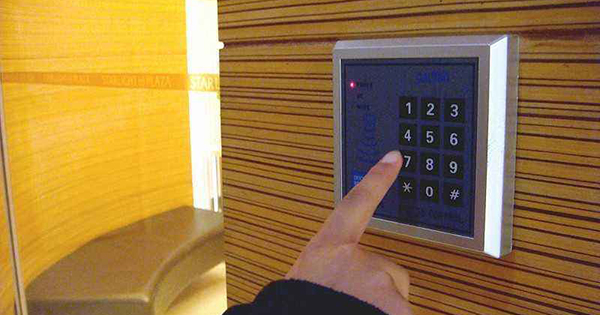 旋轉門控制器（PLC）